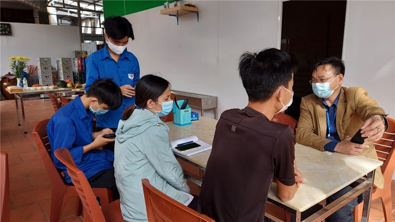 Các phường, xã tăng cường kiểm tra, xử lý và hướng dẫn Nhân dân, hộ kinh doanh thực hiện nghiêm quy định phòng chống dịch Covid – 19