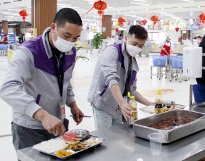 Nâng cao chất lượng bữa ăn ca cho người lao động