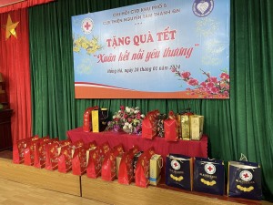 Hội chữ thập đỏ phường Hồng Hà với các hoạt động tặng quà Tết Nguyên đán Giáp Thìn năm 2024