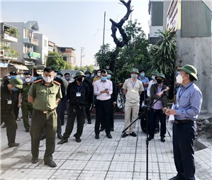 Cưỡng chế, buộc thực hiện biện pháp khắc phục hậu quả đối với bà Lương Thị Chín, tổ 20, khu 3, phường Hà Khánh